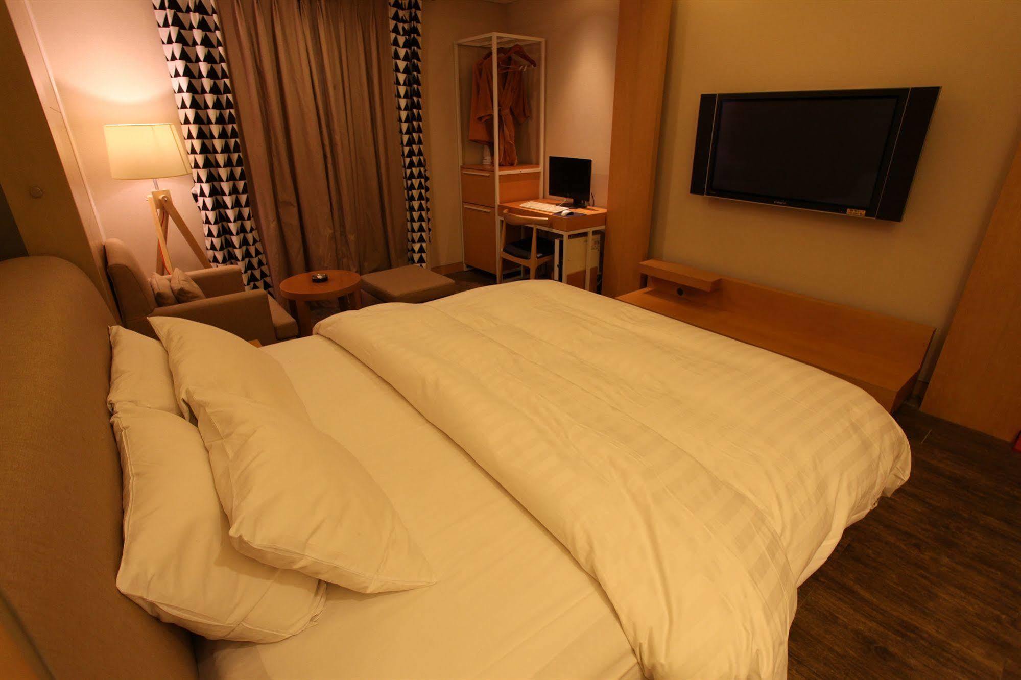 Yeongdeungpo Lifestyle F Hotel Seoul Exterior photo